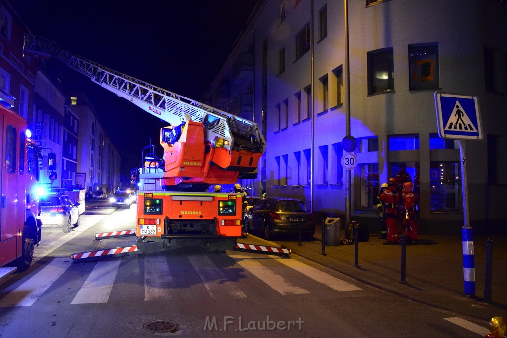 Einsatz BF Koeln Muelheim Formesstr Deutz Muelheimesrtr P048.JPG - Miklos Laubert